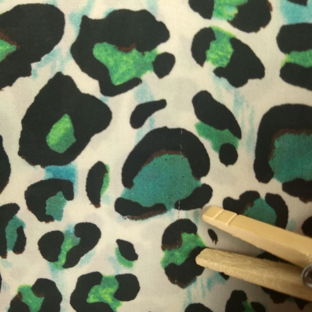 CAbi 3260 Jungle Cheetah Leopard Envy Green Short Sleeve Top Size XS - Picture 5 of 10